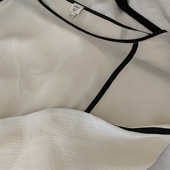 100% silk Aritzia Wilfred blouse - Picture 5 of 5